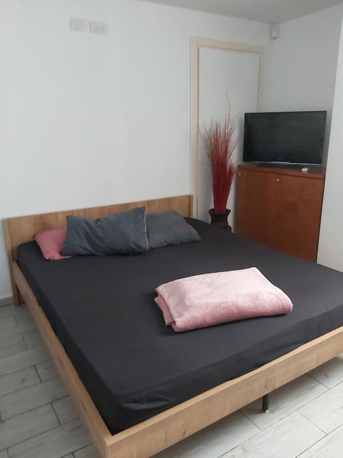 Superior Motel Хайфа Екстериор снимка